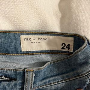 Ray & bone denim with chic detailing at ankle 👖